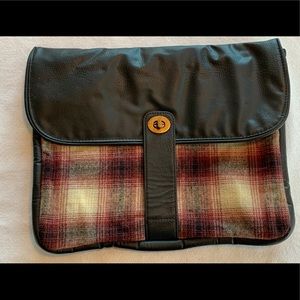 Plaid laptop/tablet case